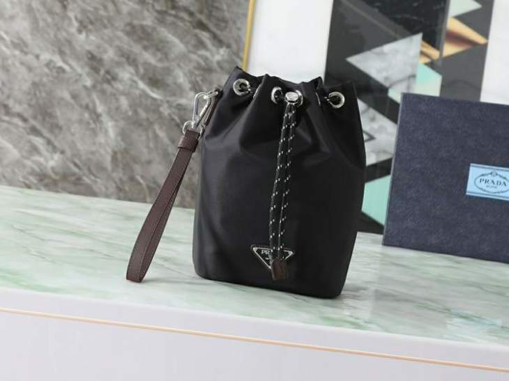 Picture of Prada Handbags _SKUfw226957170fw